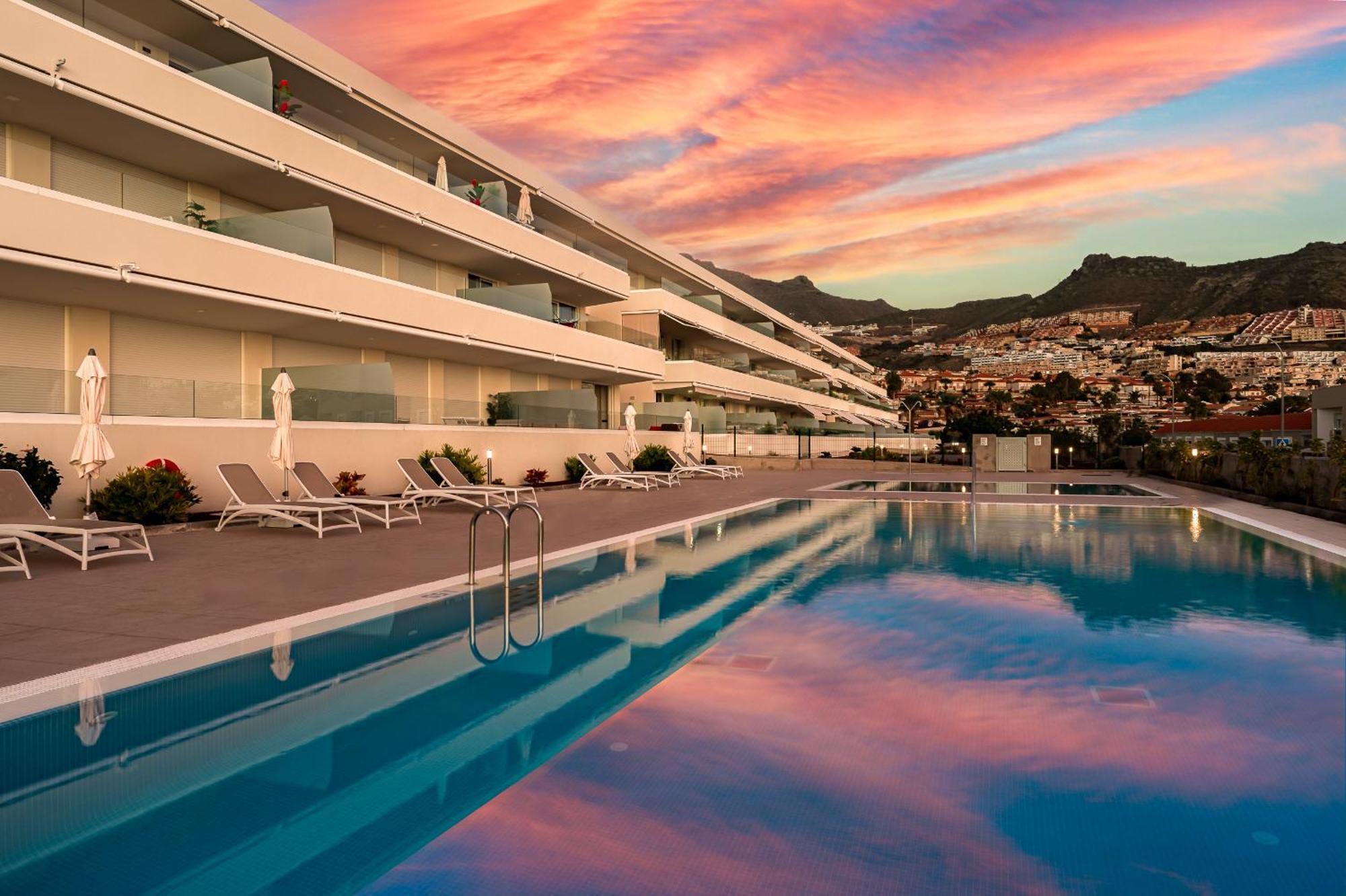 Modern New Apartment Las Terrazas De Costa Adeje. Heated Pool, Big Terrace And Private Parking 외부 사진